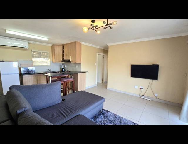 2 BEDROOM FLAT FOR SALE IN PADFIELD PARK